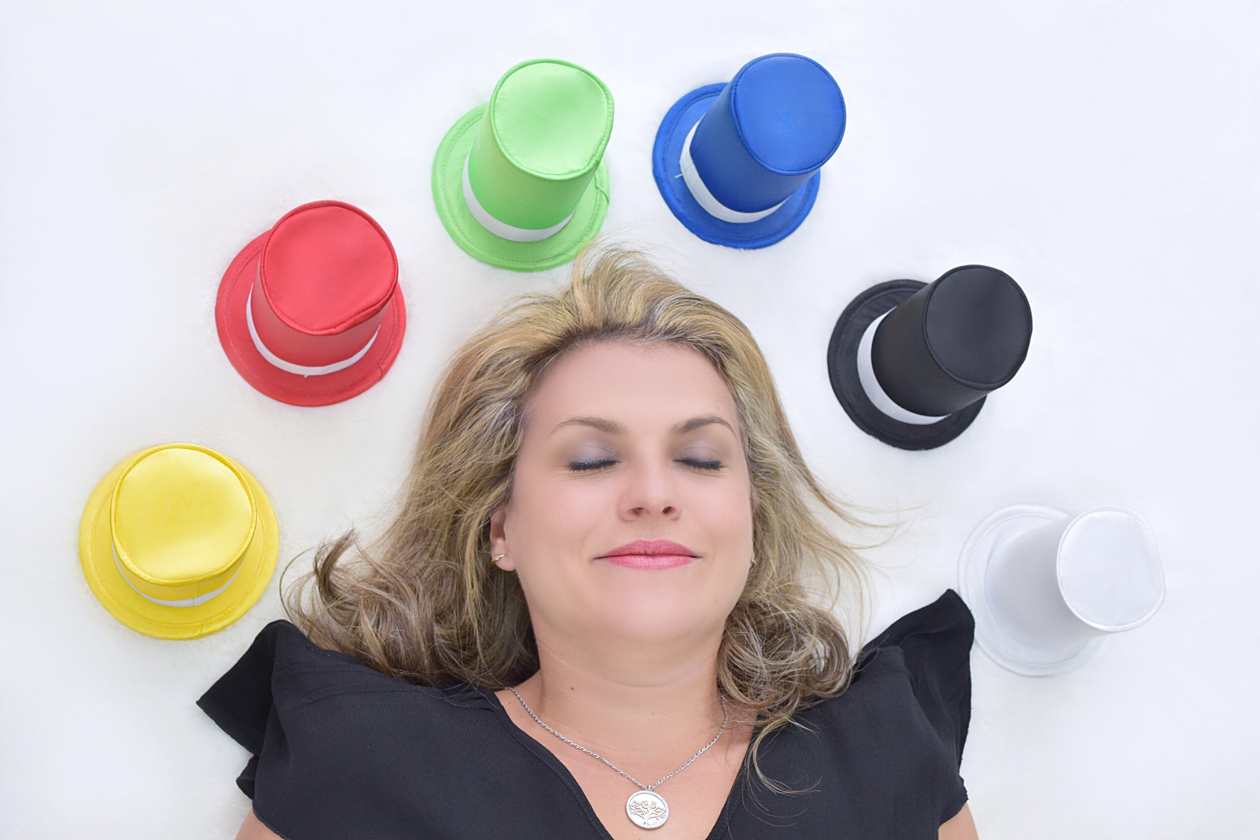 Marta con los 6 Sombreros